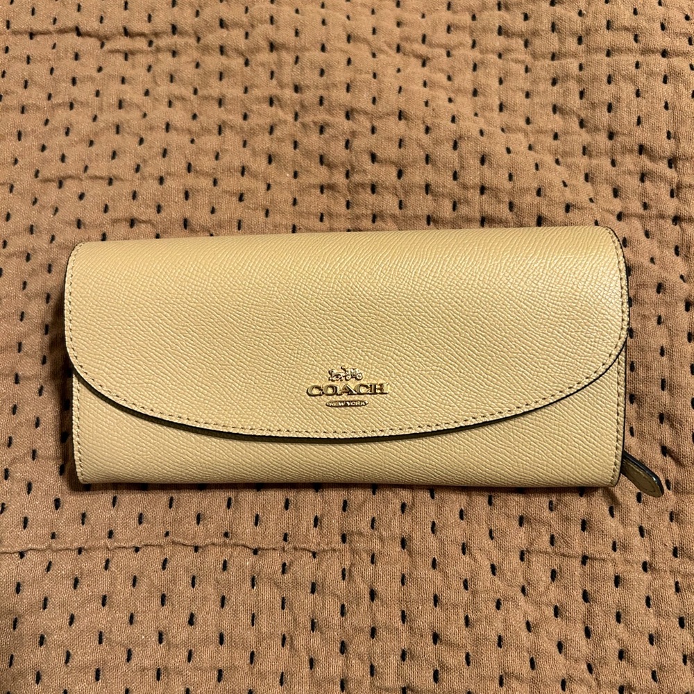 New without tag Coach slim envelope crossgrain leather wallet (beechwood)